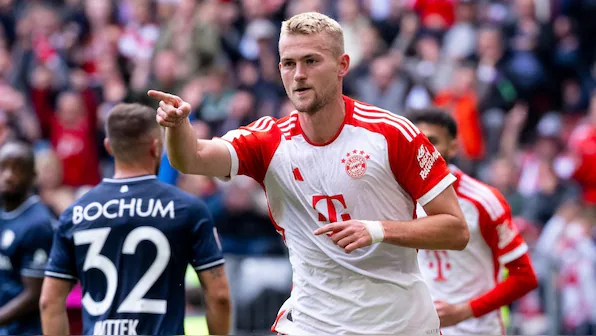 Manchester United verpflichtet den 25-jährigen niederländischen Verteidiger De Ligt vom FC Bayern